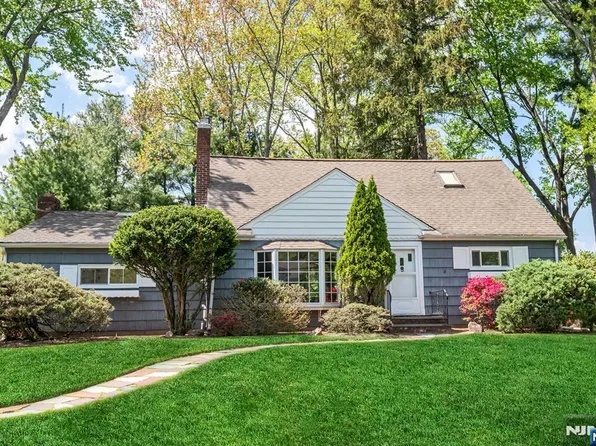 17 Cypress Pl, Demarest, NJ 07627