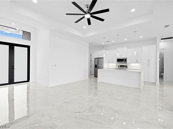 3rd image of 512 E Juanita Pl