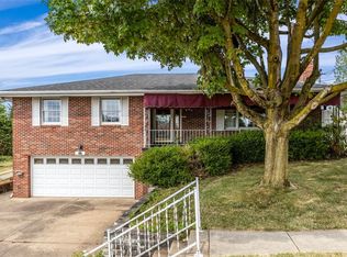 107 Silver Maple Ave, Houston, PA 15342