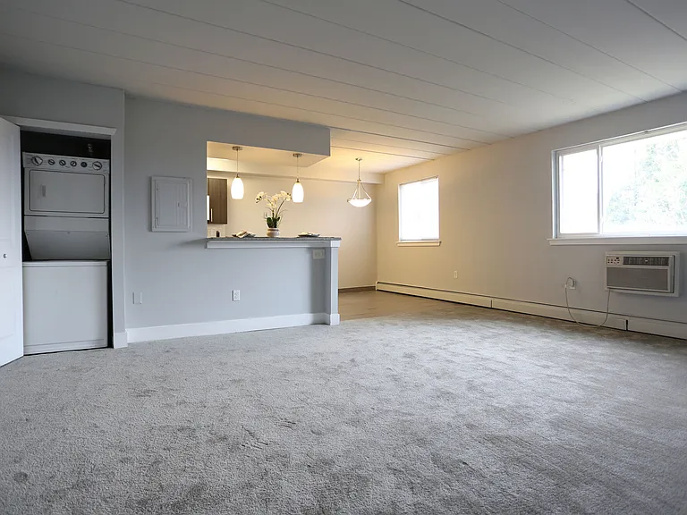 Leverington Court Apartments — Photo 6