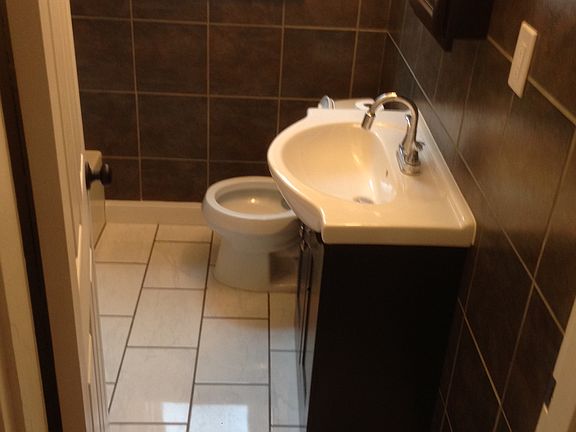 3rd image of 3918 Kingsland Ct