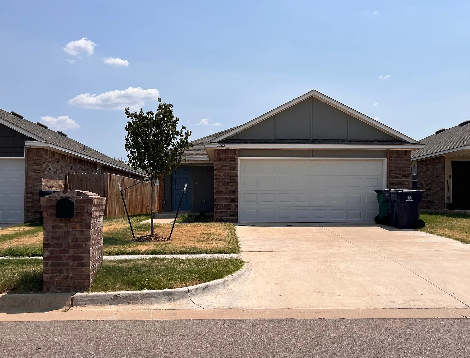 3 bed, 1257 sqft, $1,600 — Photo 1
