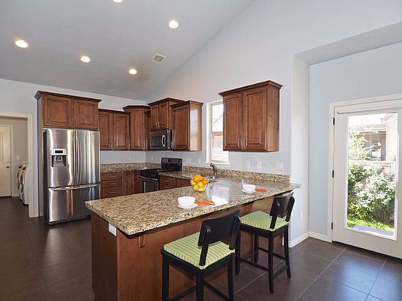 5th image of 4389 W Clarks Hill Dr