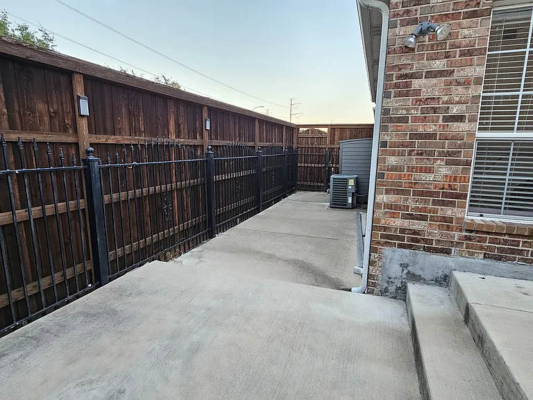 8207 Persimmon St — Photo 25