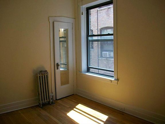 3rd image of 459 W Belmont Ave APT 46