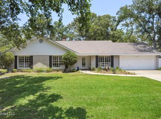 7606 Fairway Dr, Diamondhead, MS 39525