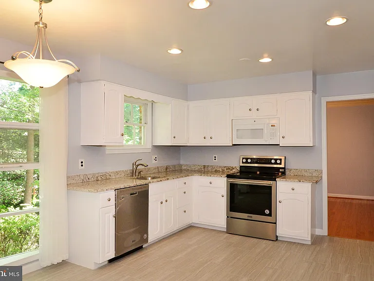 1317 Forestwood Dr — Photo 14