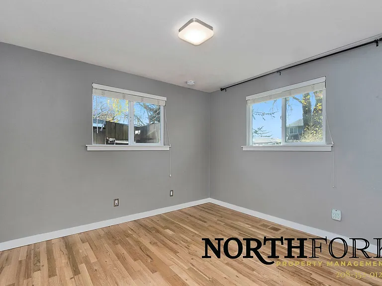 2426 N Redway Rd — Photo 16