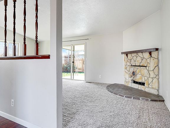 5th image of 4874 Song Sparrow St NE