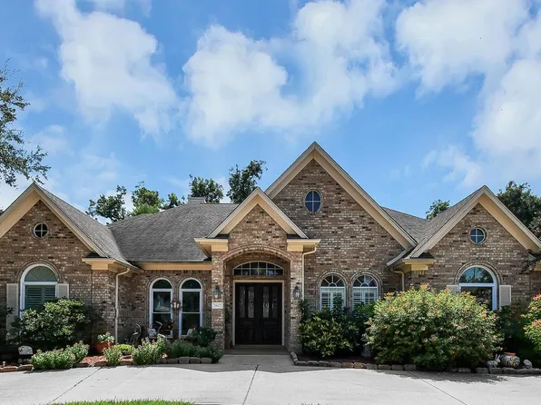 2627 Old South Dr, Richmond, TX 77406