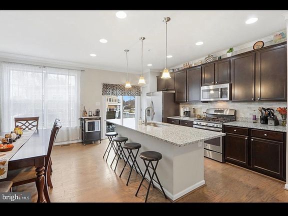 4th image of 1316 Ray Ln