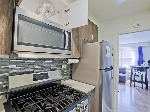 5th image of 300 E 71st St APT 6D