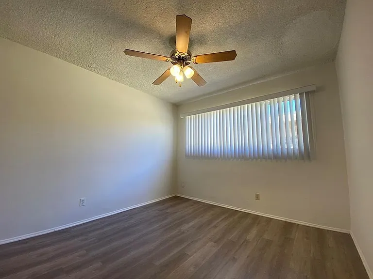 10856 Rose Ave #202 — Photo 8