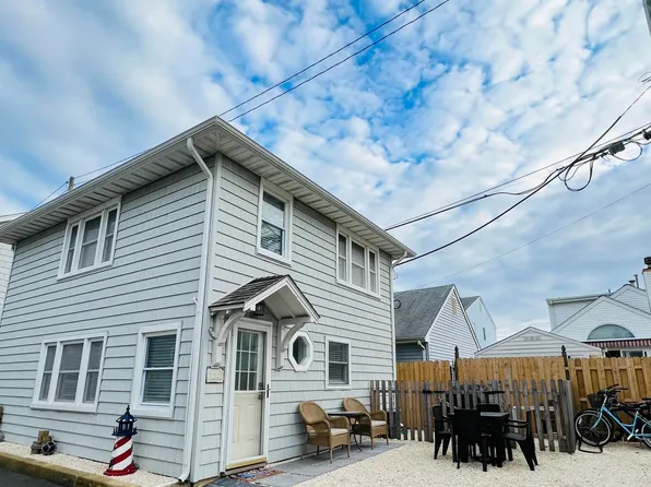 27 E Shore Way, Lavallette, NJ 08735