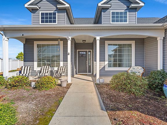 2nd image of 212 Hull St.