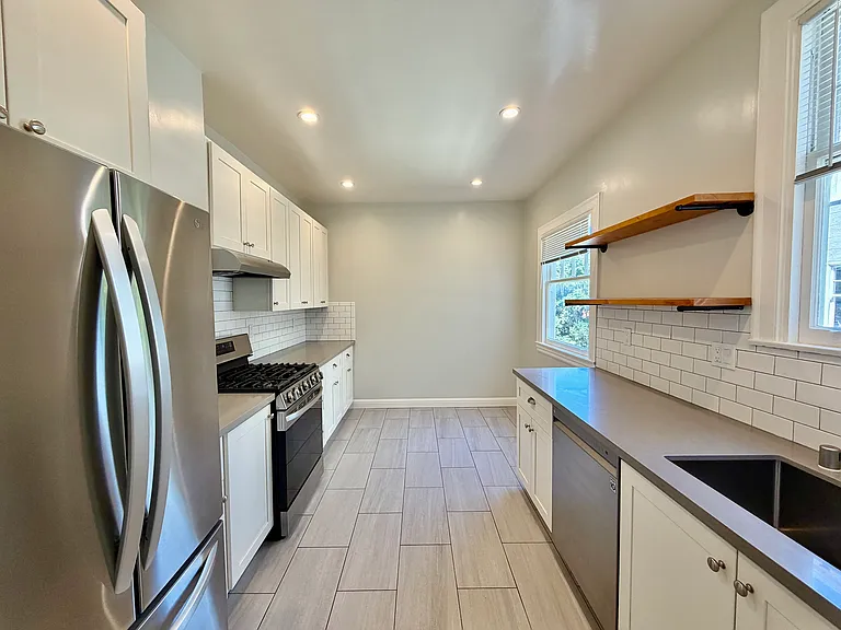 1842 Jefferson St #206 — Photo 4