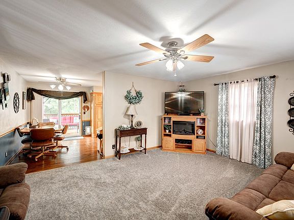 4th image of 2312 Mayfair Dr