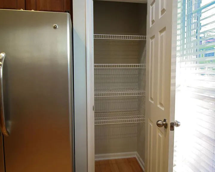 264 W Bland St — Photo 27