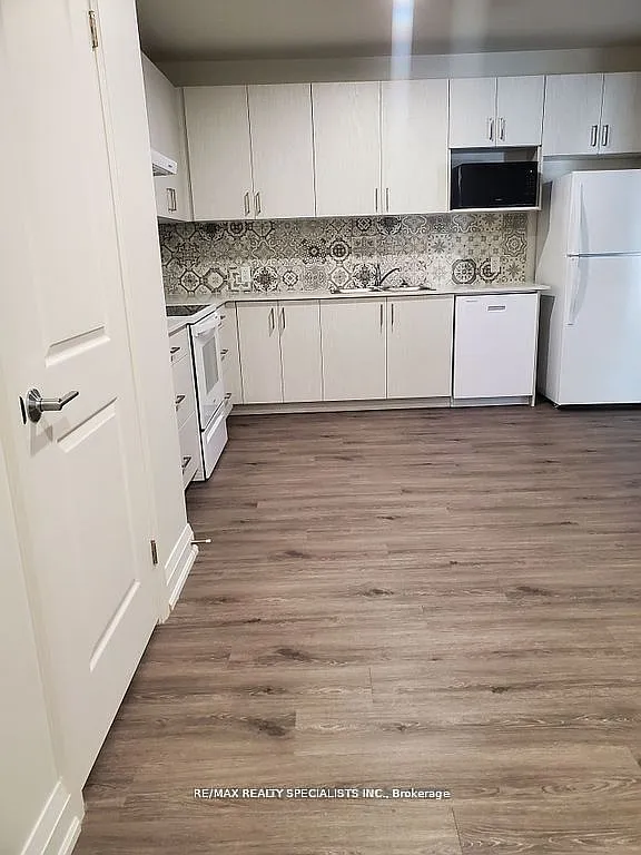 2 bed, $1,980 — Photo 3