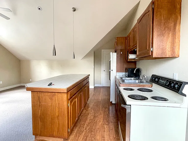 498 Twelve Oaks Dr #1 — Photo 6