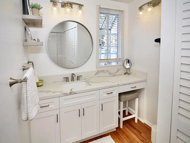 529 Fern Gln — Photo 20