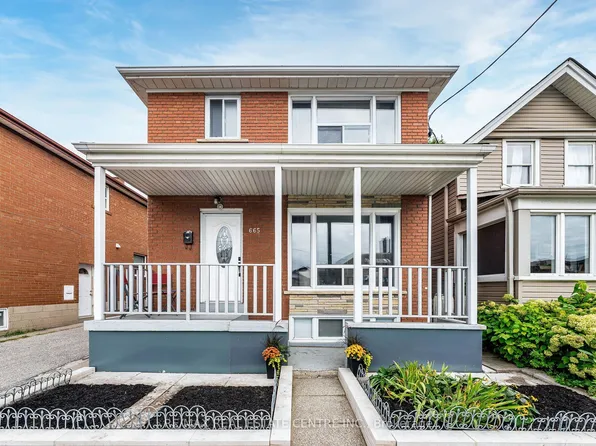 665 Jane St, Toronto, ON M6N 4A6