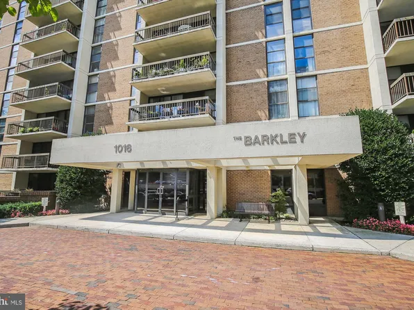 1016 S Wayne St APT 303, Arlington, VA 22204