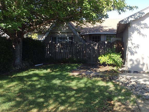 3rd image of 5788 Meridian Ave