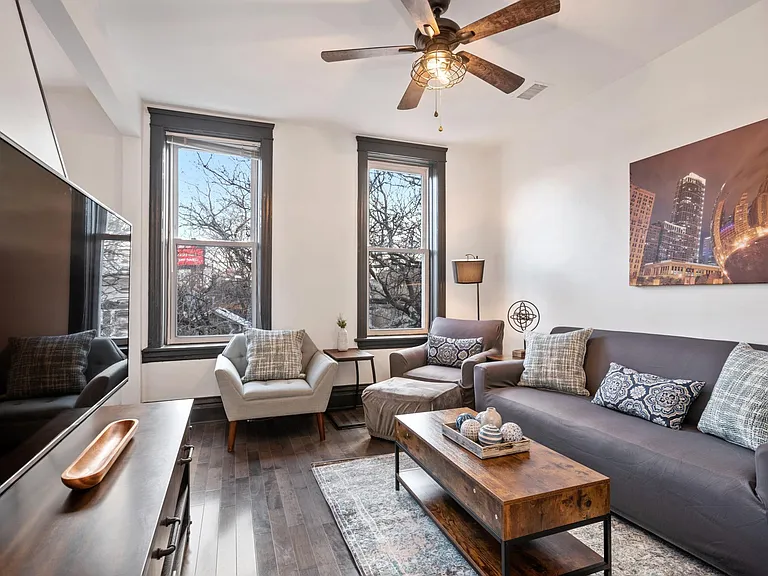 1836 N Paulina St #3 — Photo 1