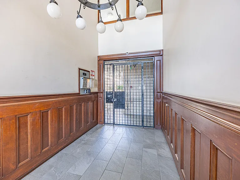 2411 Prospect Ave #107 — Photo 32