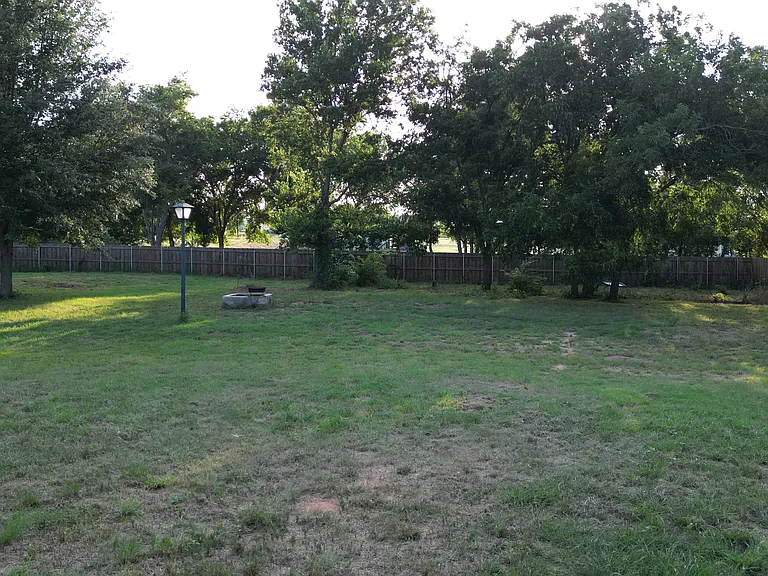 411 Pecan Tree Ct — Photo 25
