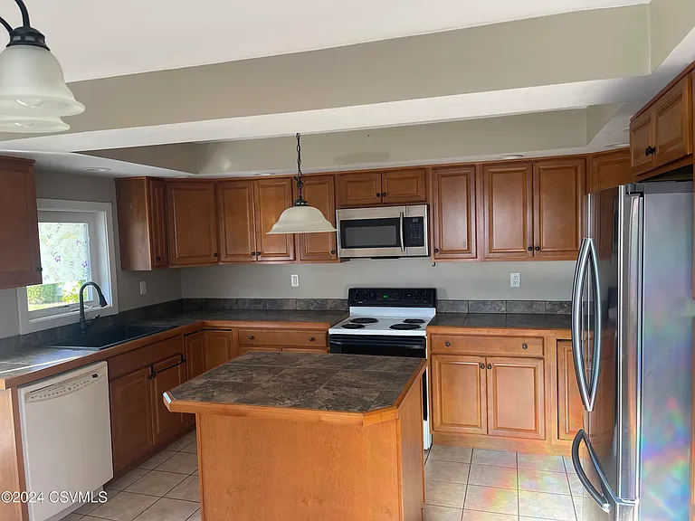540 Park St — Photo 18