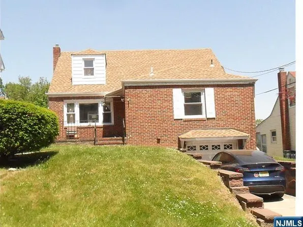 6 Temple Pl #8, Passaic, NJ 07055