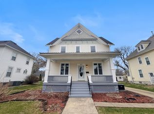 307 W 11th St, Sterling, IL 61081