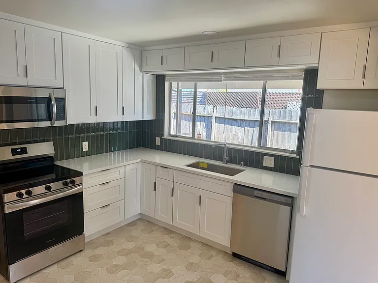 320 Shortt Rd — Photo 7