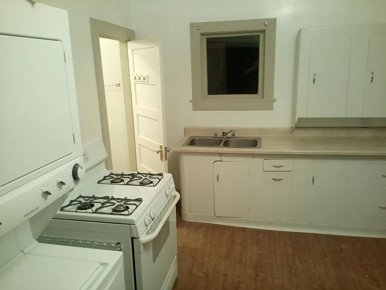 333 E 3rd St — Photo 12