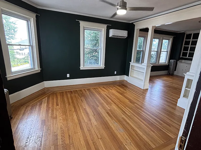 580-582 Admiral St — Photo 5