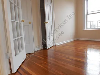 Rented by Zikos Realty Services