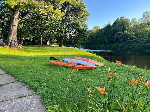 3rd image of 49 McCuin Rd