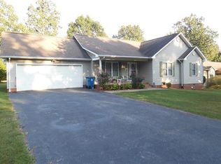 1160 Rollingwood Dr, Claremont, NC 28610