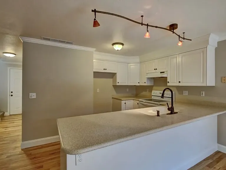 2582 S Falling Brook Ln — Photo 4