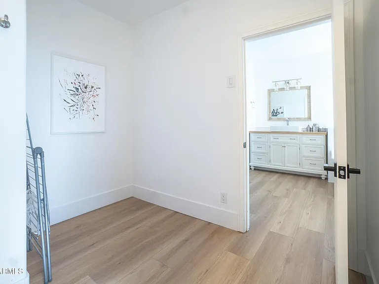 4451 E Earll Dr — Photo 35