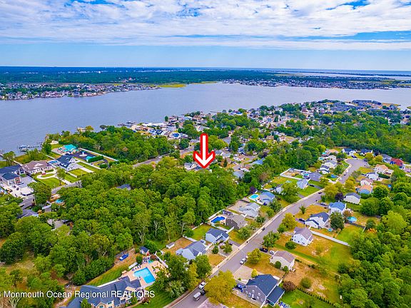 2nd image of 4 Pollys Drive