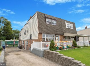 10817 Proctor Rd, Philadelphia, PA 19116