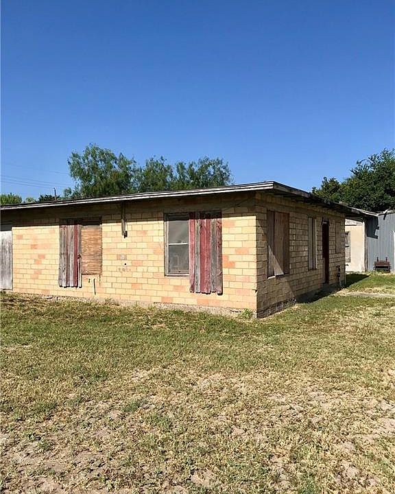2nd image of 2618 E University Dr