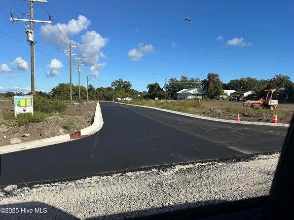 2408 Ferabee Street, Morehead City, NC 28557