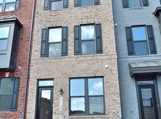 43398 Apple Orchard Sq, Ashburn, VA 20148