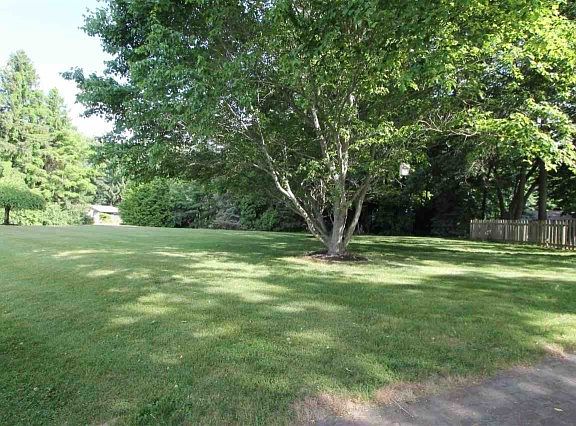 2nd image of 10 Wildwood Dr