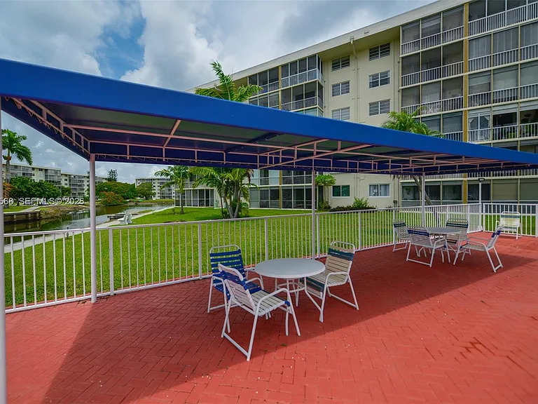 2851 Leonard Dr #J505 — Photo 37