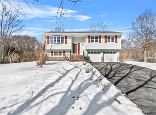 116 Barnes Rd, Washingtonville, NY 10992
